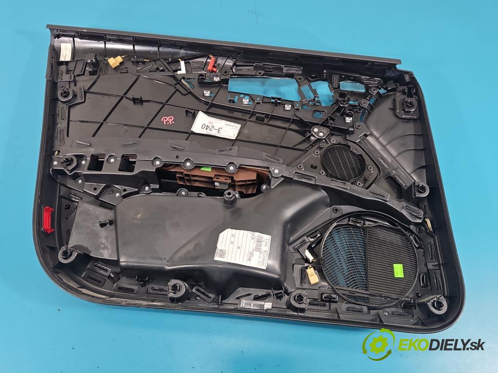 Audi A4 B9 2015-2024 2.0 TFSI 252KM automatic 185 kW 1984 cm3 4- Tapacír: dveře přední pravé 8W0867134
