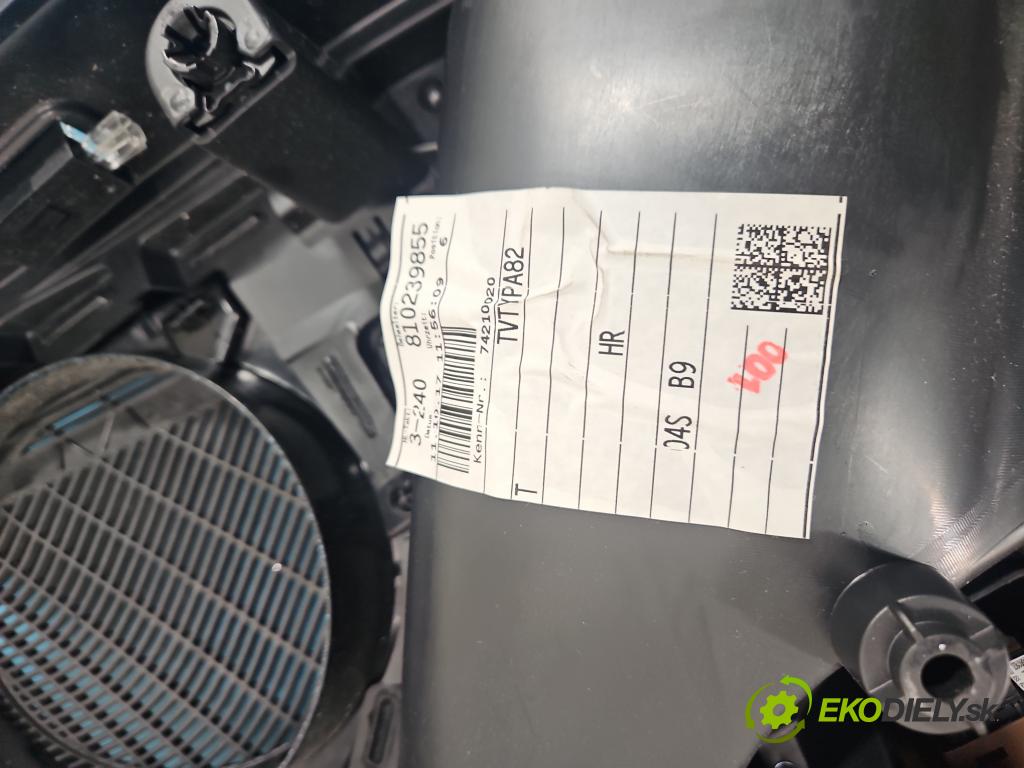 Audi A4 B9 2015-2024 2.0 TFSI 252KM automatic 185 kW 1984 cm3 4- Tapacír: dveře zadní pravé