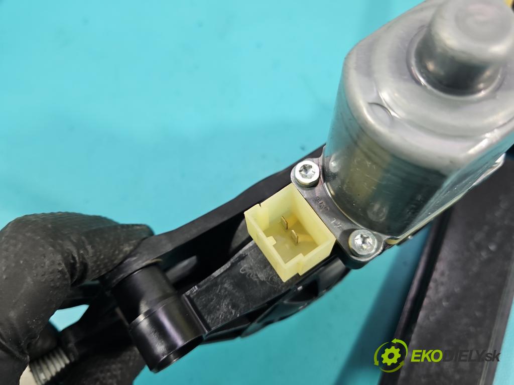 Audi A4 B9 2015-2024 2.0 TFSI 252KM automatic 185 kW 1984 cm3 4- mechanizmus okna predné ľavý 8W0837461