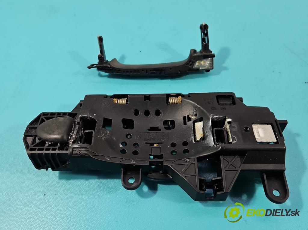 Audi A4 B9 2015-2024 2.0 TFSI 252KM automatic 185 kW 1984 cm3 4- rukoväť zadné pravé mimo: 8W0927754 (Kľučka dverí ostatné)