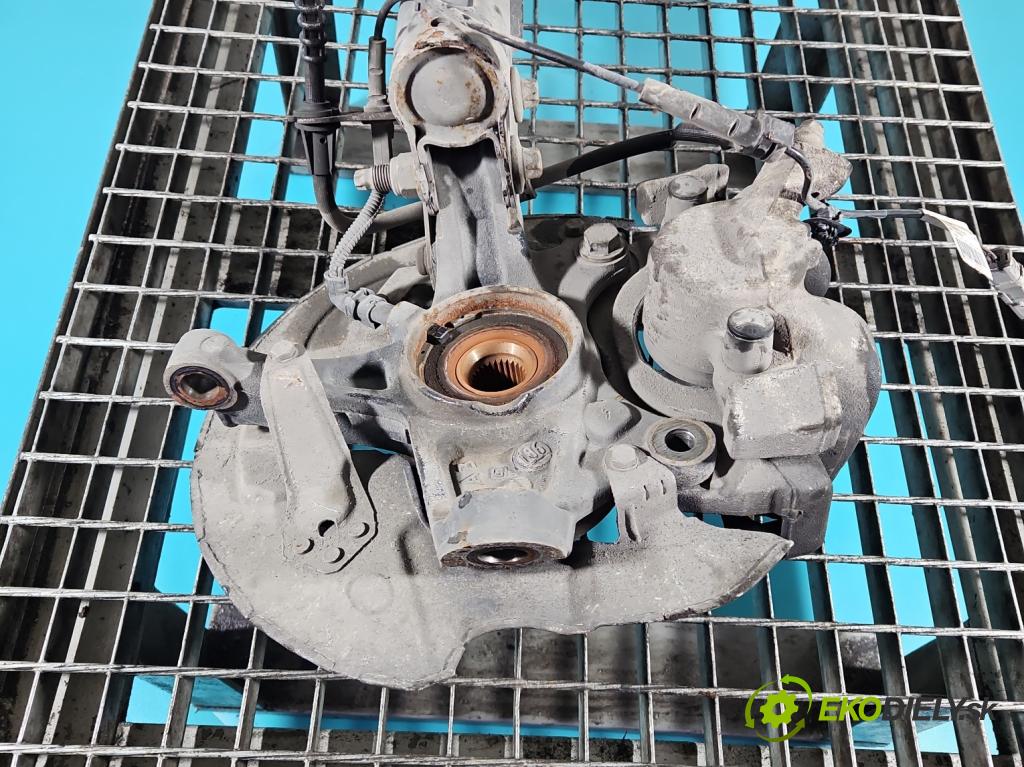 Peugeot 508 II 2018- 1.5 hdi 131 hp manual 96 kW 1499 cm3 5- náboj levé  (Náboj kola)