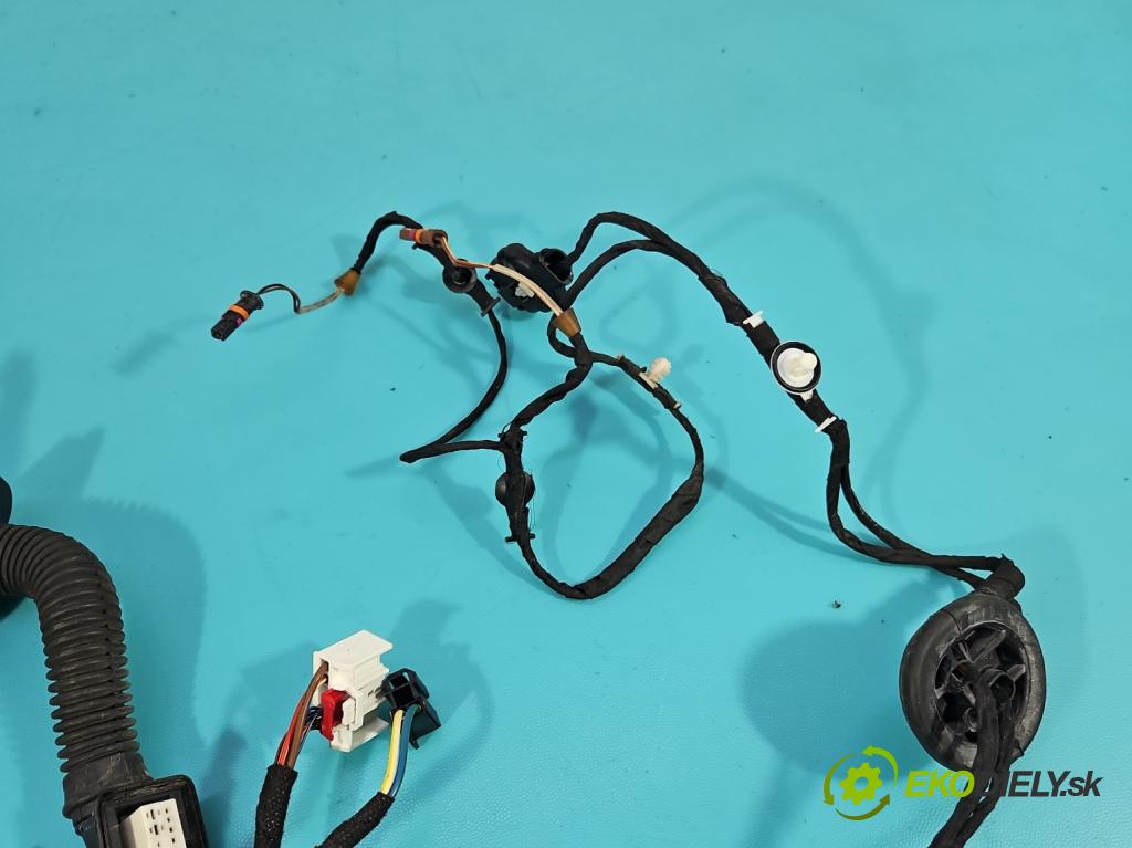 Audi A4 B9 2015-2024 2.0 TFSI 252KM automatic 185 kW 1984 cm3 4- Balíček: dveře přední pravých 8W0971030AN