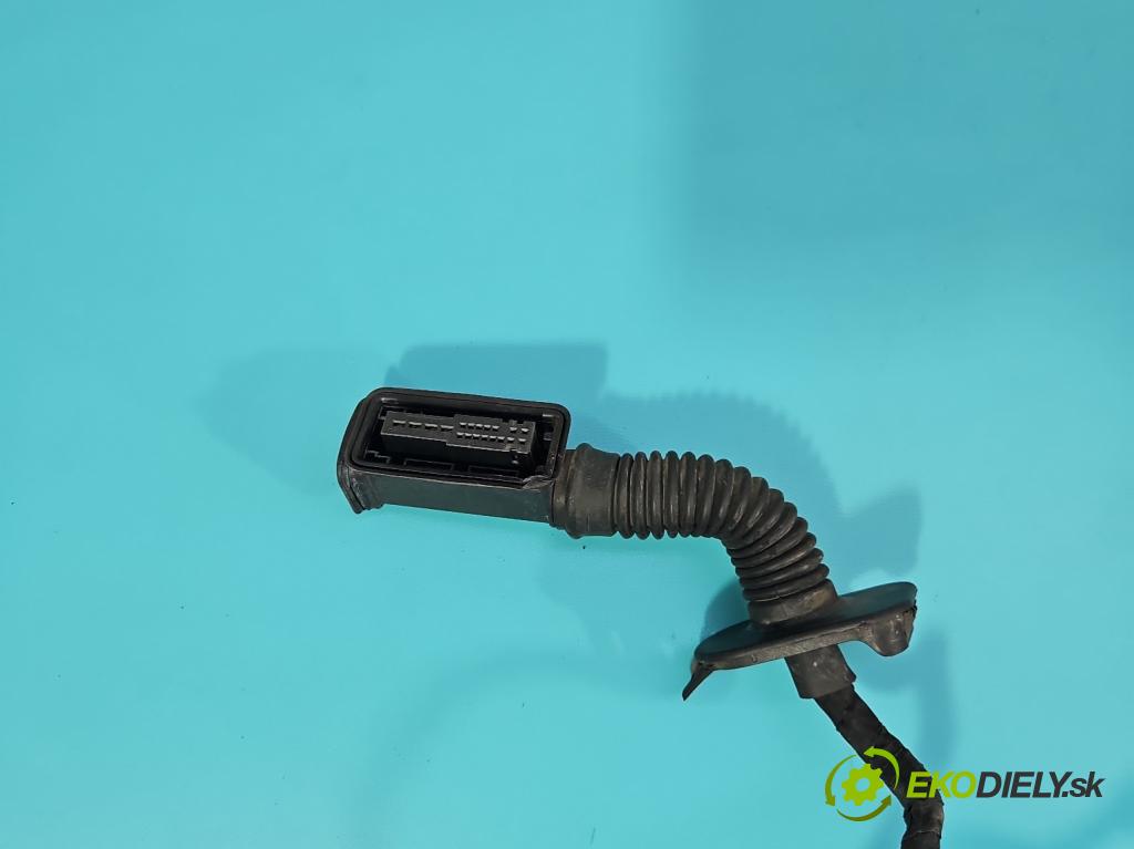 Audi A4 B9 2015-2024 2.0 TFSI 252KM automatic 185 kW 1984 cm3 4- Zväzok: dvere zadné vľavo: 8W0971687AE