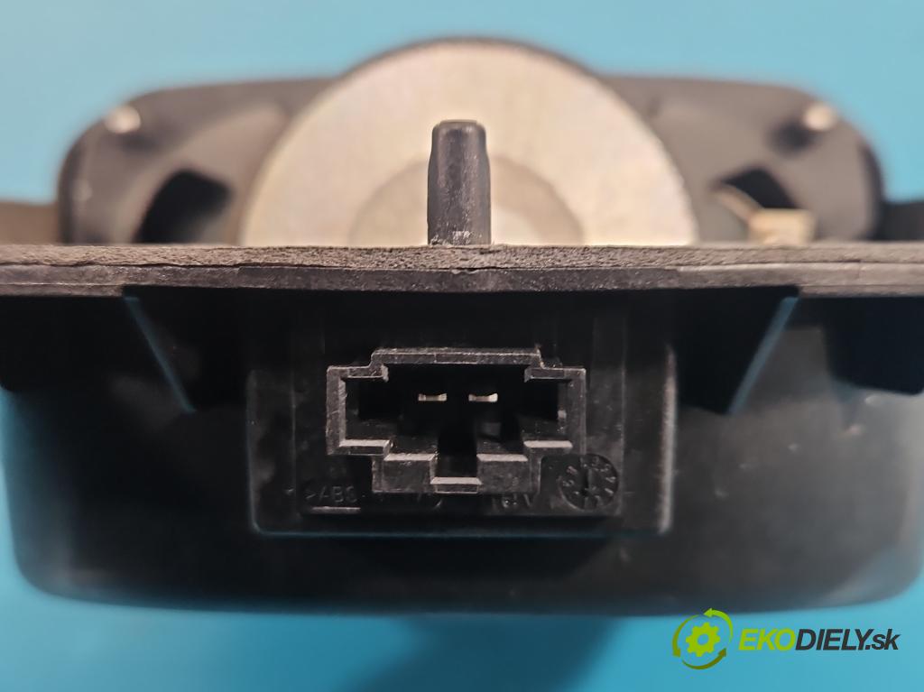 Audi A4 B9 2015-2024 2.0 TFSI 252KM automatic 185 kW 1984 cm3 4- Mluvčí: 8W5035297