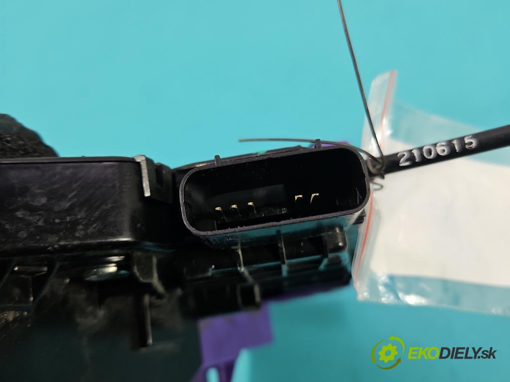 Hyundai I30 III 2016- 2.0 16V 280KM automatic 206 kW 1998 cm3 5- zámek zadní levý 81410-G3000