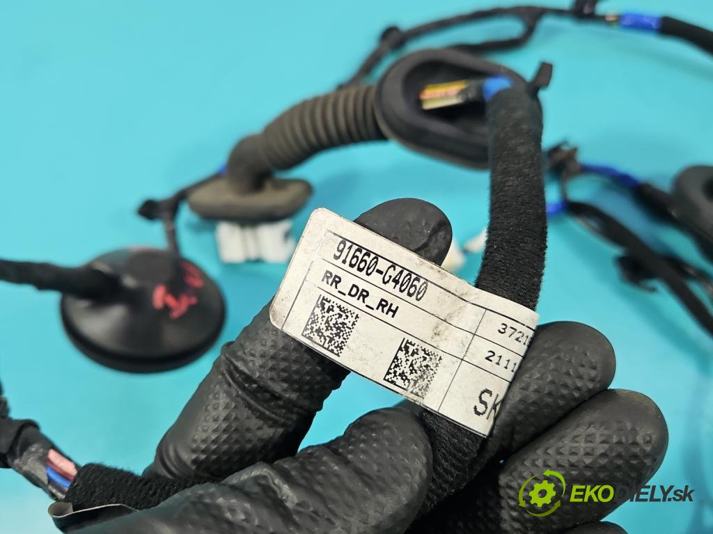 Hyundai I30 III 2016- 2.0 16V 280KM automatic 206 kW 1998 cm3 5- Balíček: dveře přední vlevo 91660-G4060