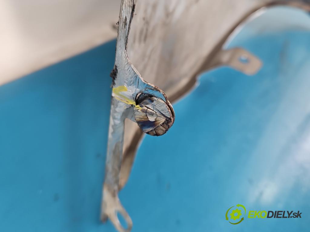 Audi A6 C7 2011-2018 2.0 TFSI 179KM automatic 132 kW 1984 cm3 4- blatník predné pravý  (Kľučka dverí ostatné)