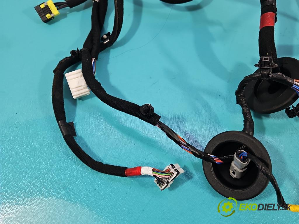 Hyundai I30 III 2016- 2.0 16V 280KM automatic 206 kW 1998 cm3 5- Balíček: dveře přední pravých 91605-G4120