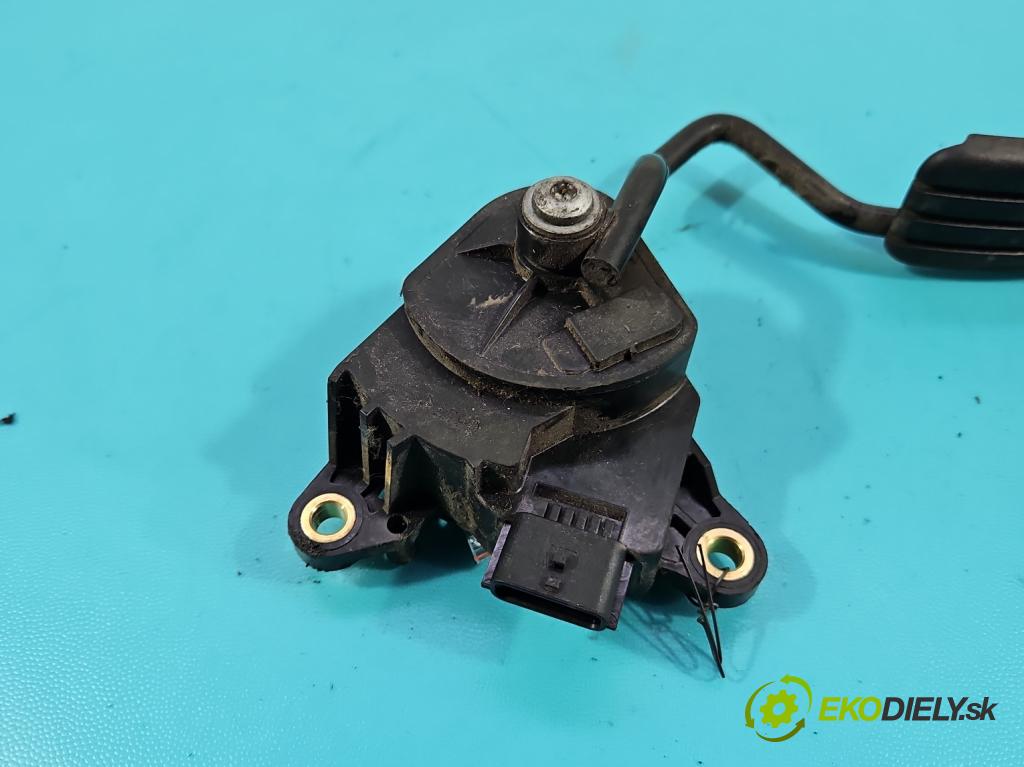 Renault Modus 1.5 dci 86 HP manual 63 kW 1461 cm3 5- pedal plyn potenciometr: 8200139319