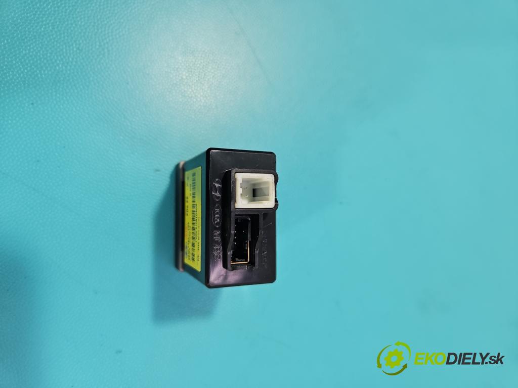 Hyundai I30 III 2016- 2.0 16V 280KM: automatic 206 kW 1998 cm3 5- zásuvka USB 96120-042604X