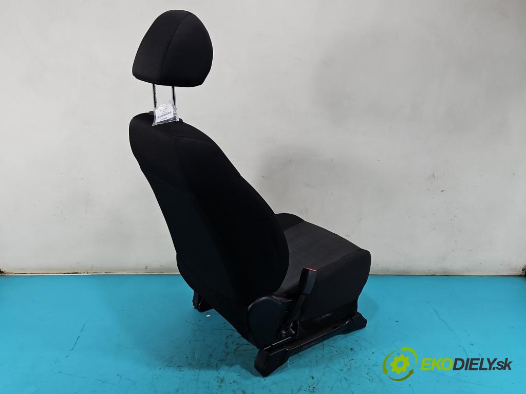 Kia Venga 1.4 16V 90 HP manual 66.2 kW 1396 cm3 5- Sedačka ľavý  (Sedadlo)