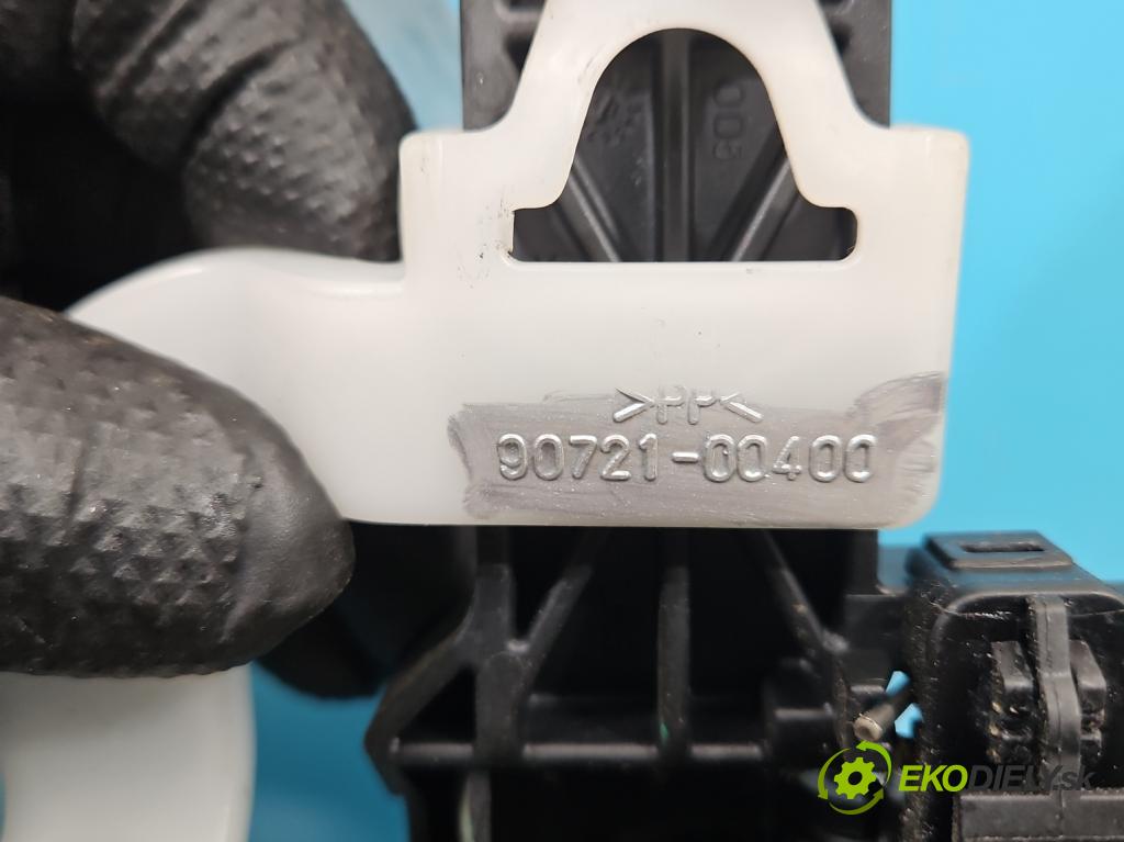 Hyundai Ix35 2.0 CRDI 136 HP manual 100 kW 1995 cm3 5- rukoväť predné ľavé mimo: 90721-00400 (Kľučka dverí vonkajšia predná ľavá)