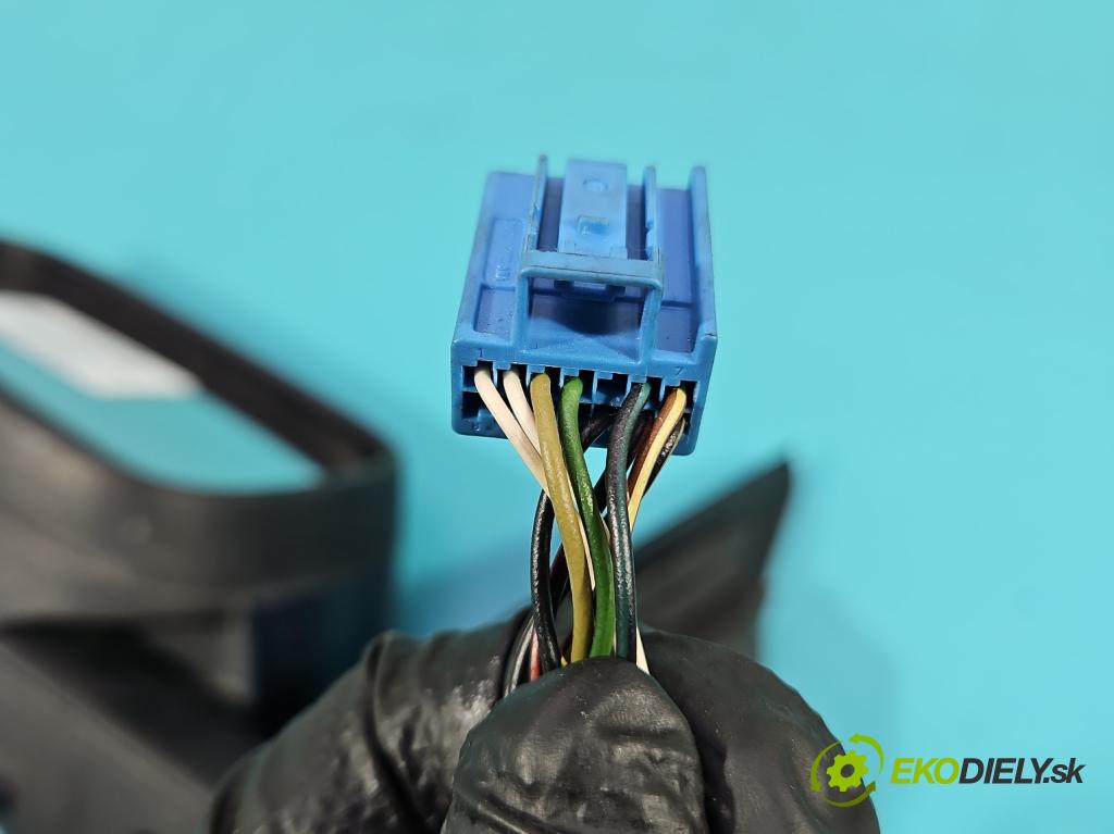 Volvo S40 II 2004-2012 1.8 16V 125 HP manual 92 kW 1798 cm3 4- zrkadlo ľavé  (Kľučka dverí ostatné)