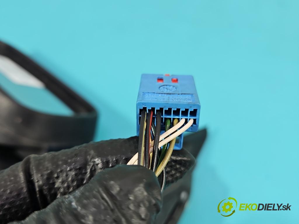 Volvo S40 II 2004-2012 1.8 16V 125 HP manual 92 kW 1798 cm3 4- zrkadlo ľavé  (Kľučka dverí ostatné)