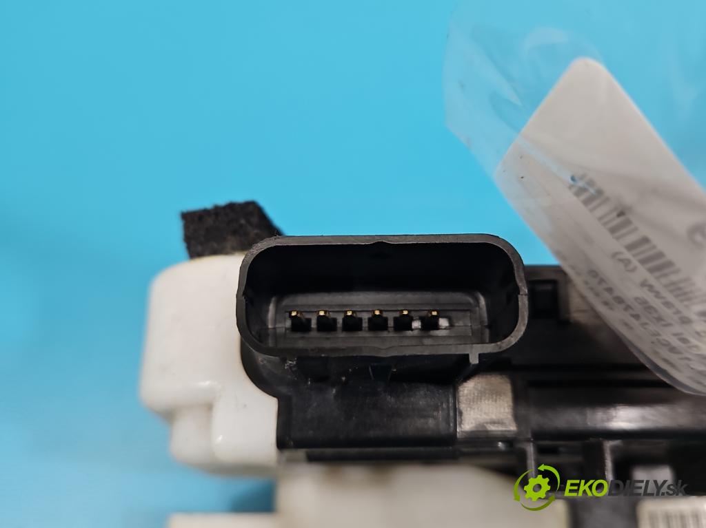 Hyundai Ix35 2.0 CRDI 136 HP manual 100 kW 1995 cm3 5- zámok predné pravý 81320-2Y000