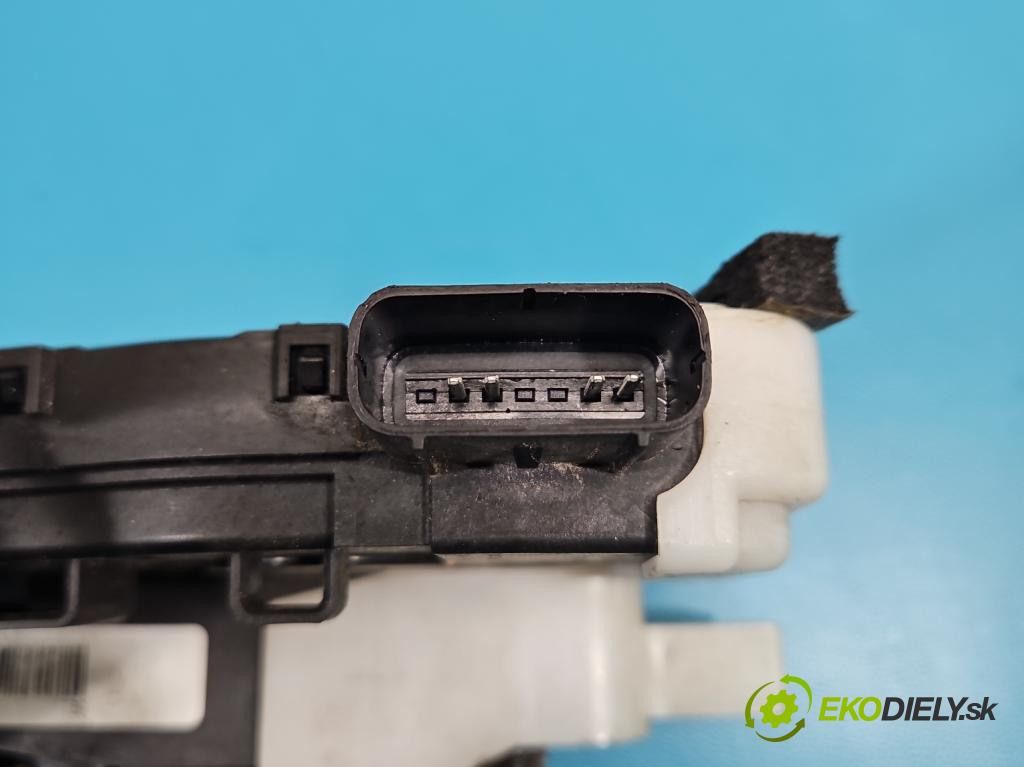 Hyundai Ix35 2.0 CRDI 136hp manual 100 kW 1995 cm3 5- zámek zadní levý