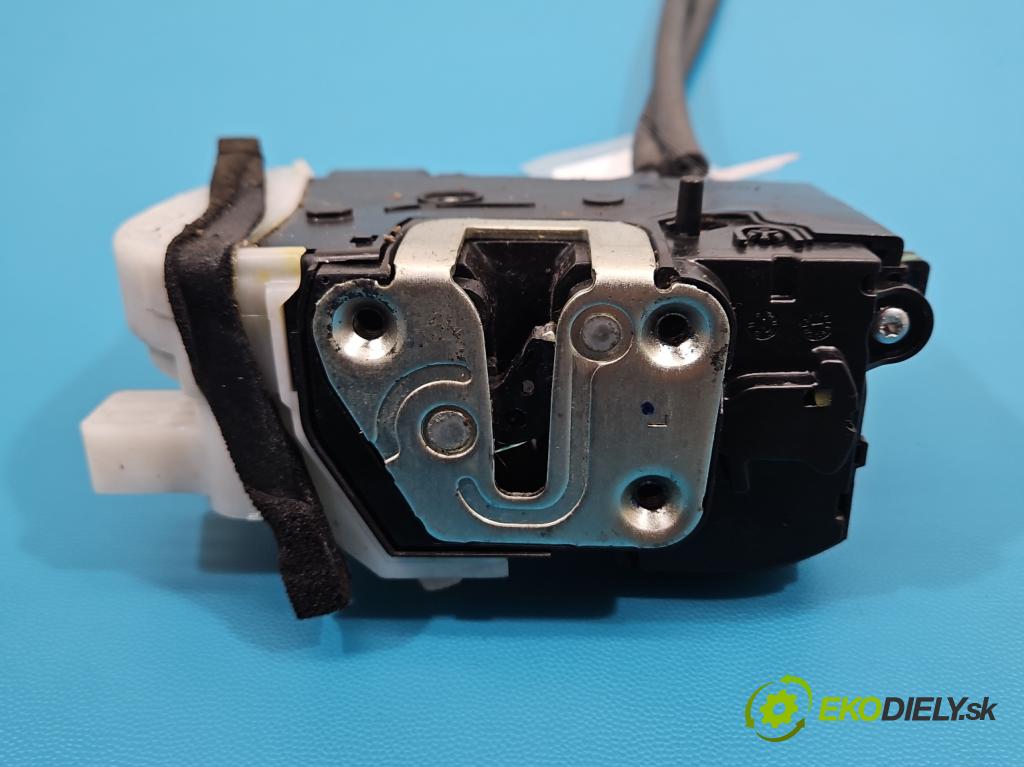 Hyundai Ix35 2.0 CRDI 136hp manual 100 kW 1995 cm3 5- zámek zadní levý