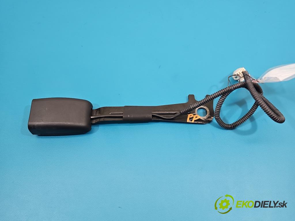 Hyundai Ix35 2.0 CRDI 136 HP manual 100 kW 1995 cm3 5- pas bezpečnosť: predné pravý