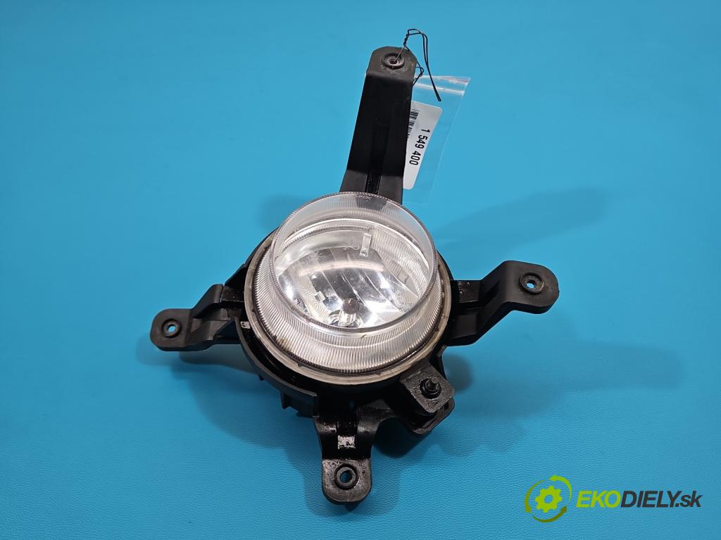 Hyundai Ix35 2.0 CRDI 136 HP manual 100 kW 1995 cm3 5- Halogen pravý  (Kľučka dverí ostatné)
