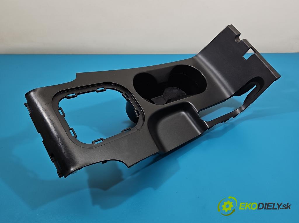 Hyundai Ix35 2.0 CRDI 136 HP manual 100 kW 1995 cm3 5- Rukojeť: na nápoje: 84651-2YAA0 (Držiak (úchyt) na nápoje)