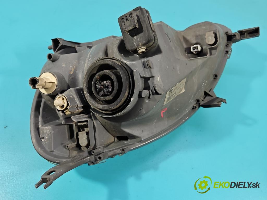 Toyota Yaris I 1999-2005 1.0 vvti 65 hp manual 48 kW 998 cm3 3- světlo pravý 89008657 (Pravé přední světlo)