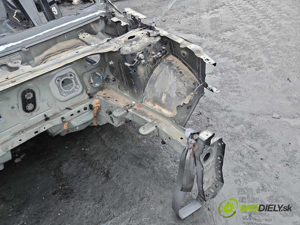 Peugeot 508 II 2018- 1.5 hdi 131 hp manual 96 kW 1499 cm3 5- štvrťka levé