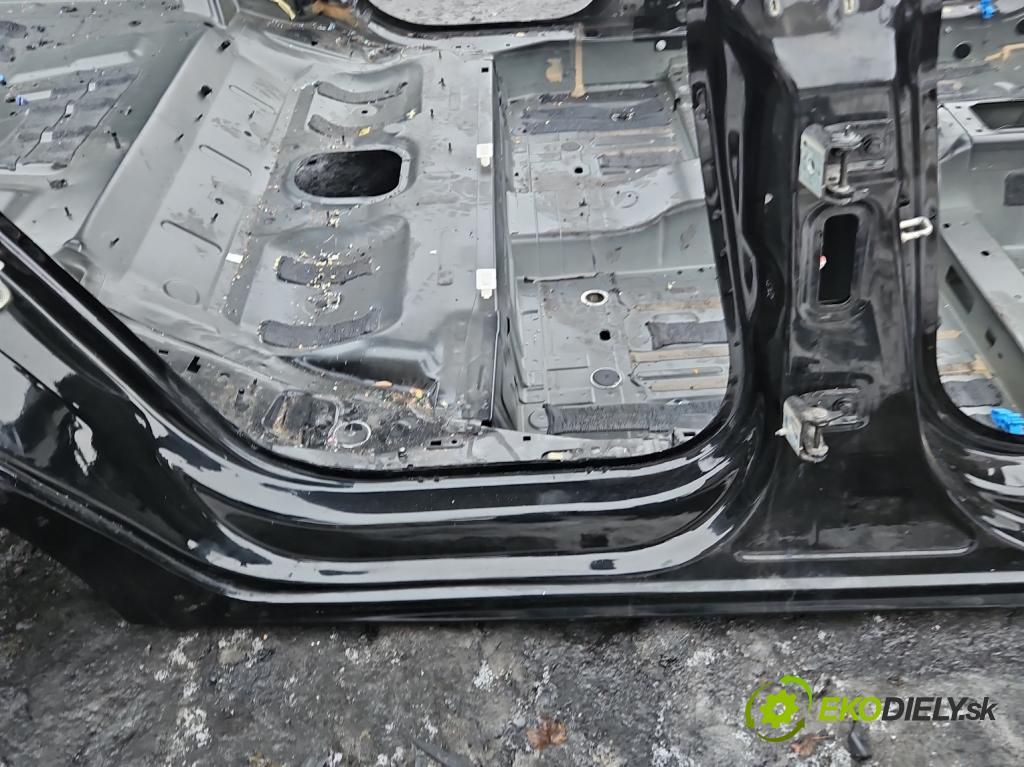 Peugeot 508 II 2018- 1.5 hdi 131 hp manual 96 kW 1499 cm3 5- práh pravý  (Karoserie ostatní)