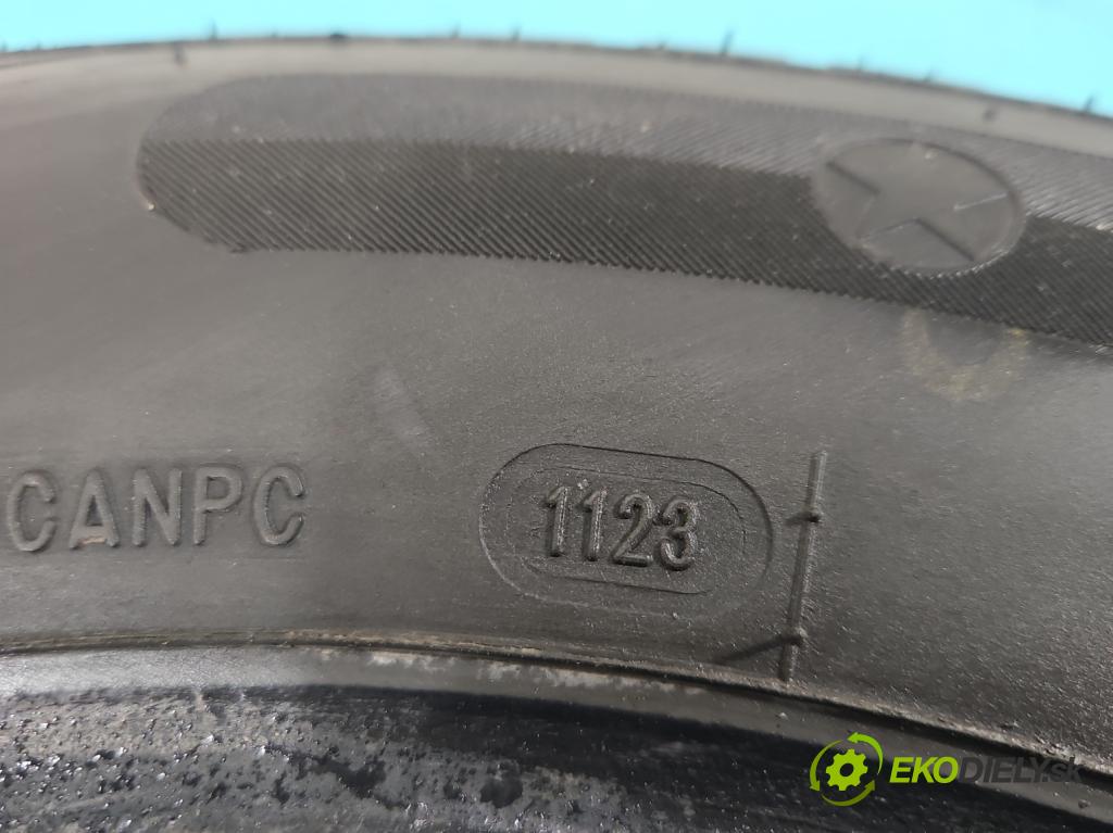 Ford Fiesta Mk7 2008-2017 1.2 16V 82 HP manual 60 kW 1242 cm3 3- pneumatika celoročné 1 kus