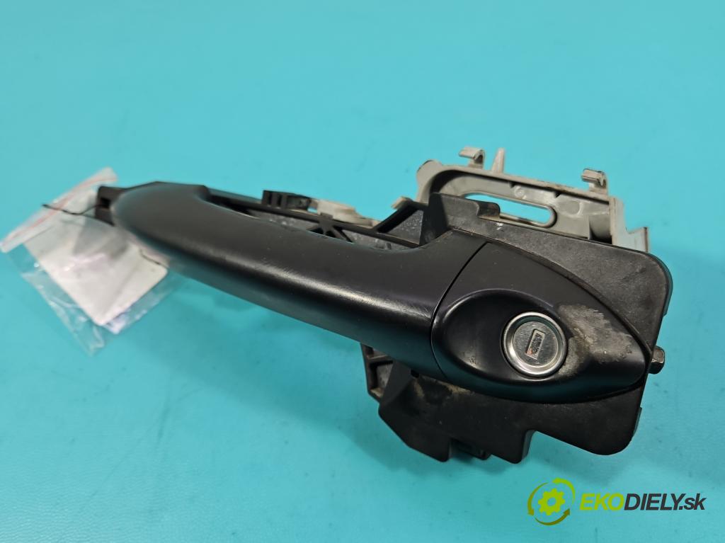 Kia Venga 1.4 16V 90 HP manual 66.2 kW 1396 cm3 5- rukoväť predné ľavé mimo: 100001293 (Kľučka dverí vonkajšia predná ľavá)