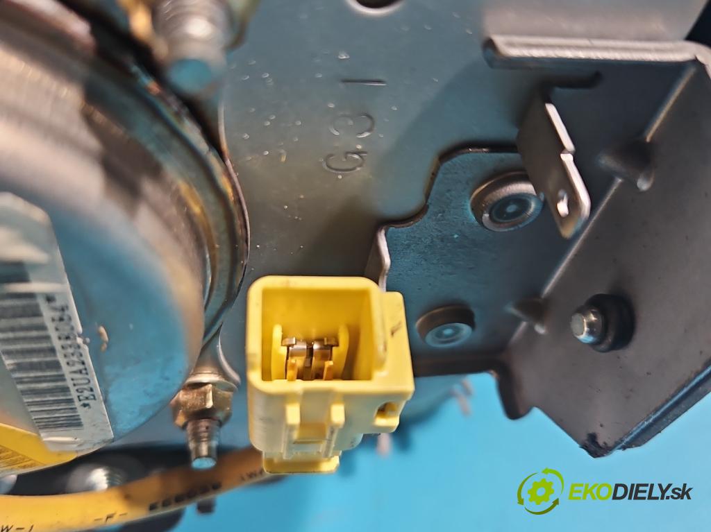 Toyota Avensis Verso 2001-2009 2.0 vvti 150 hp manual 110 kW 1998 cm3 5- polštáře: vzduchové soubor: