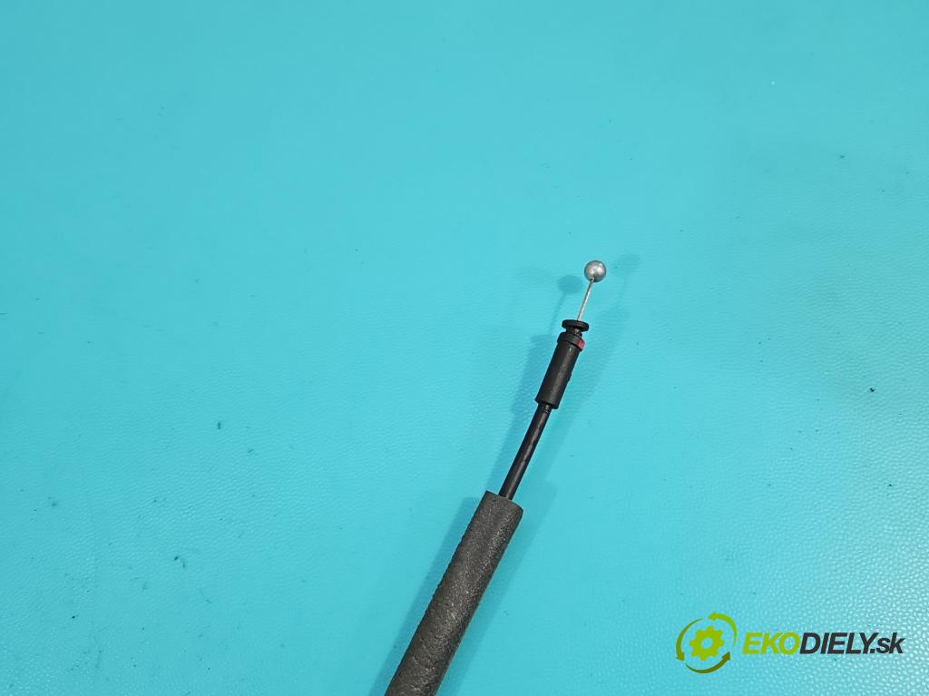 Kia Venga 1.4 16V 90 HP manual 66.2 kW 1396 cm3 5- zámok zadné pravý 81420-1P000