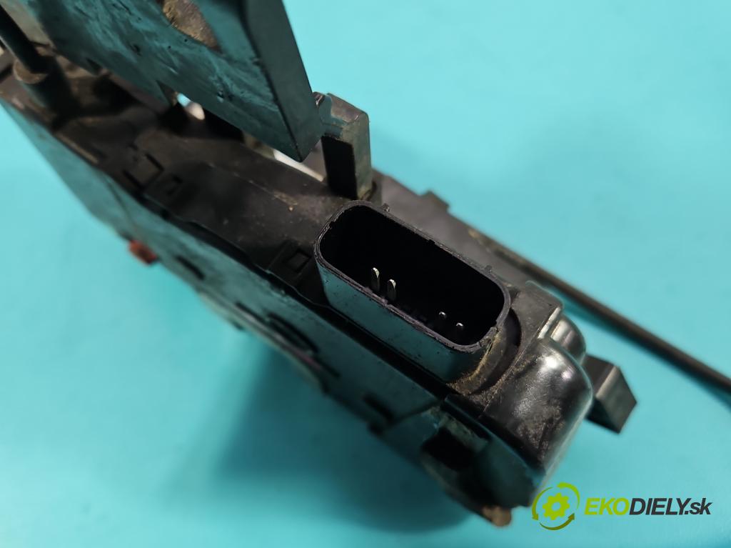 Kia Venga 1.4 16V 90 HP manual 66.2 kW 1396 cm3 5- zámok zadné pravý 81420-1P000