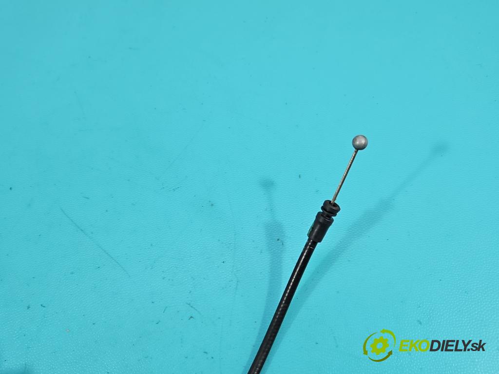 Kia Venga 1.4 16V 90 hp manual 66.2 kW 1396 cm3 5- zámek zadní levý 81410-1P000