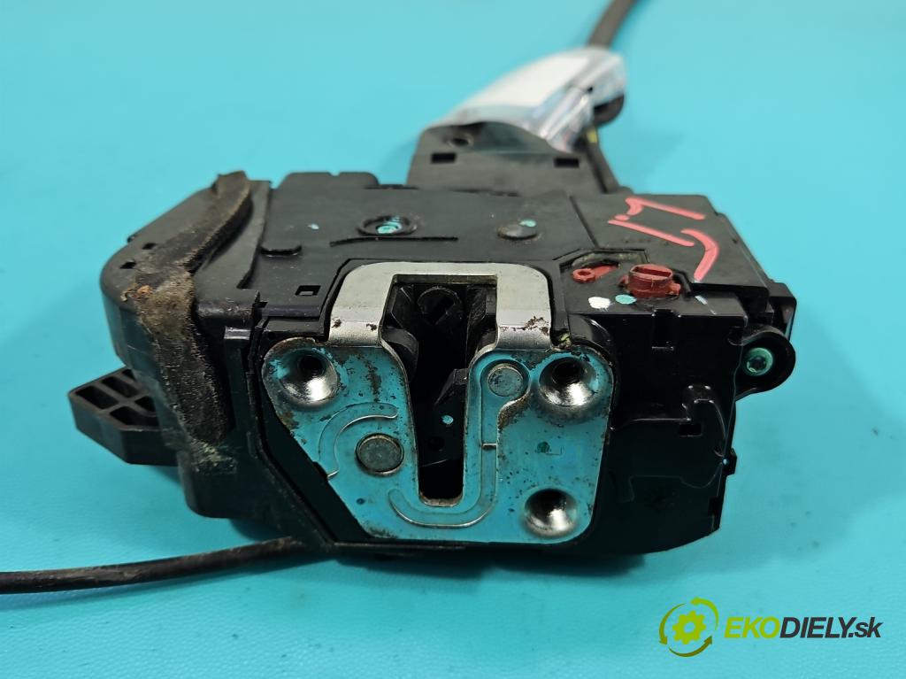 Kia Venga 1.4 16V 90 hp manual 66.2 kW 1396 cm3 5- zámek zadní levý 81410-1P000