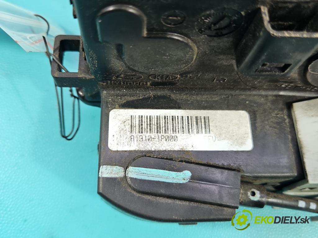 Kia Venga 1.4 16V 90 hp manual 66.2 kW 1396 cm3 5- zámek přední levý 81310-1P000