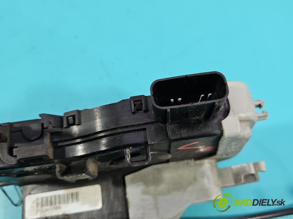 Kia Venga 1.4 16V 90 hp manual 66.2 kW 1396 cm3 5- zámek přední levý 81310-1P000
