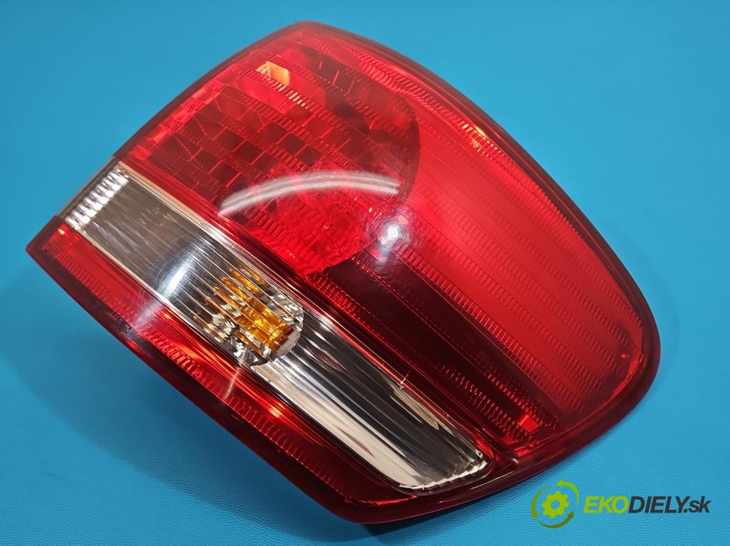 Toyota Avensis Verso 2001-2009 2.0 vvti 150 HP manual 110 kW 1998 cm3 5- svetlo / reflektor zadné pravé  (Kľučka dverí ostatné)
