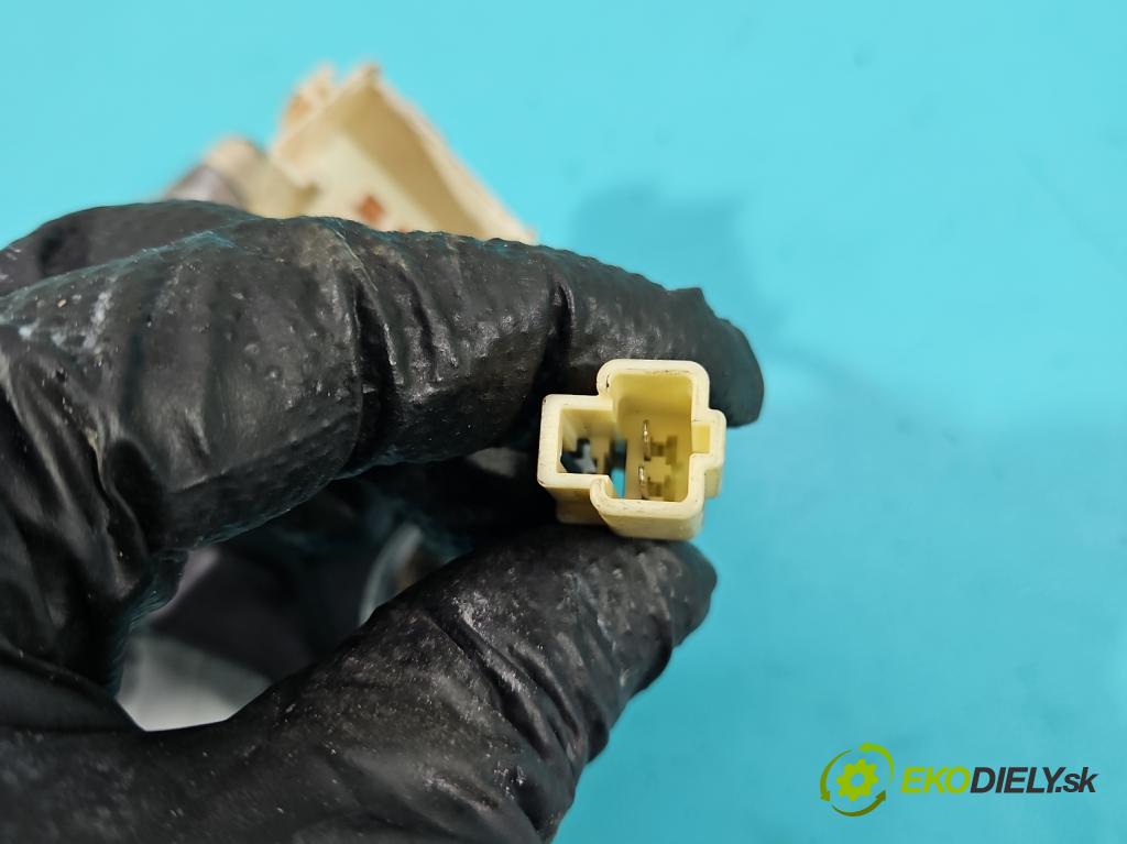 Toyota Avensis Verso 2001-2009 2.0 vvti 150 HP manual 110 kW 1998 cm3 5- Spínačka 45020-28-7 (Spínacia skrinka)