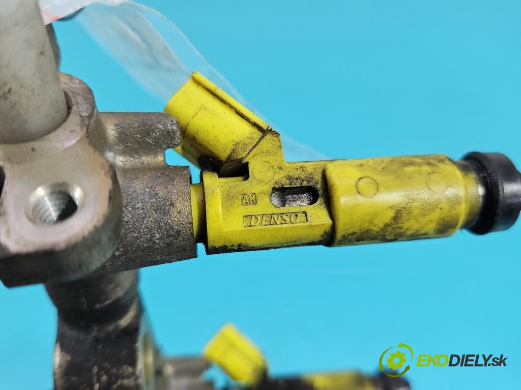 Toyota Avensis Verso 2001-2009 2.0 vvti 150 HP manual 110 kW 1998 cm3 5- vstrek 23250-28050 (Vstrekovač paliva)