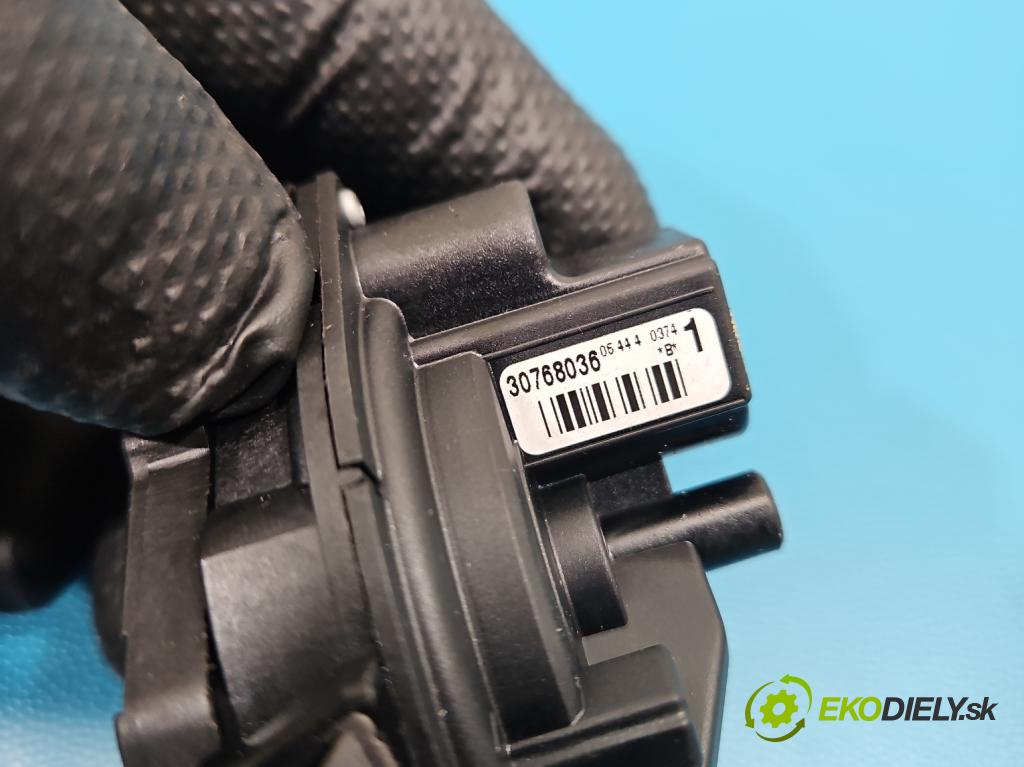 Volvo S40 II 2004-2012 1.8 16V 125 HP manual 92 kW 1798 cm3 4- Spínačka 30768036 (Spínacia skrinka)