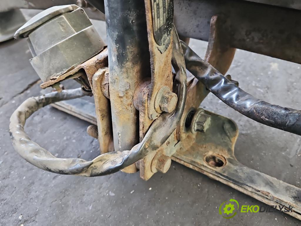 Volvo S40 II 2004-2012 1.8 16V 125 hp manual 92 kW 1798 cm3 4- oko tažné 8698475 (Tažné zařízení)