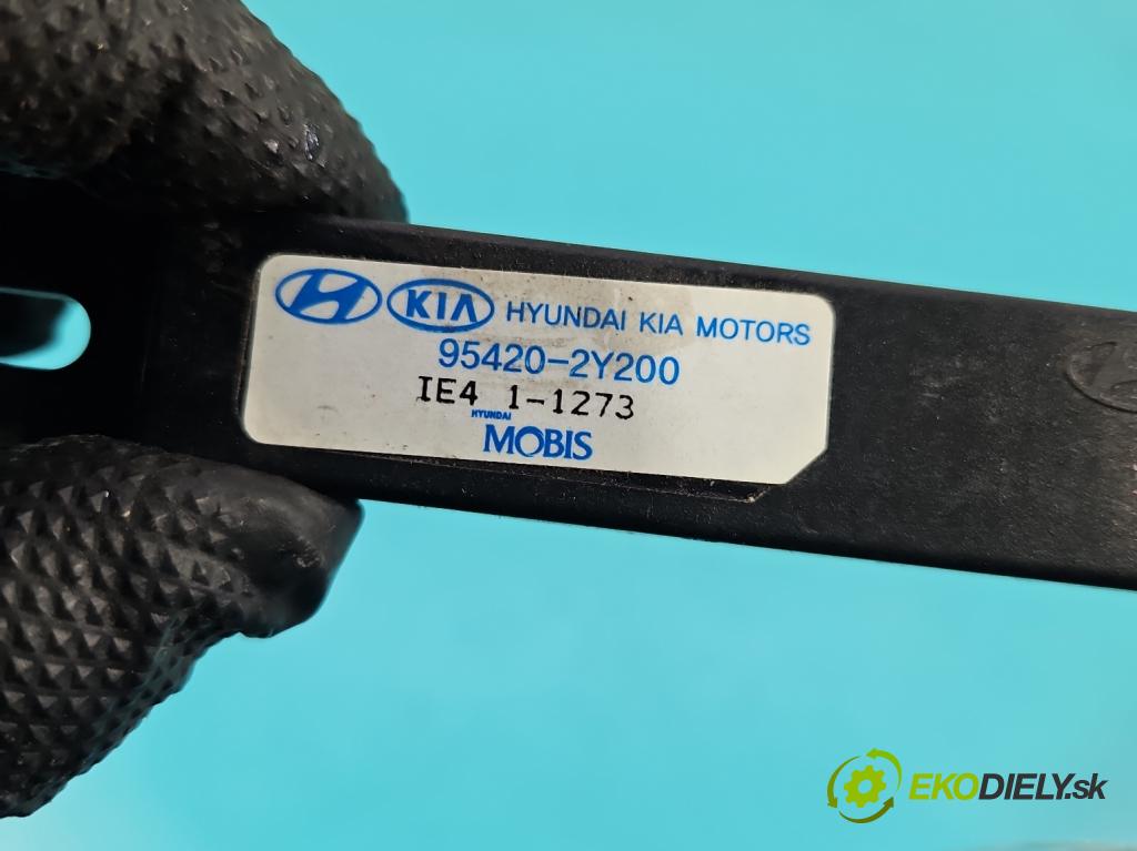 Hyundai Ix35 2.0 CRDI 136 HP manual 100 kW 1995 cm3 5- Antena 95420-2Y200