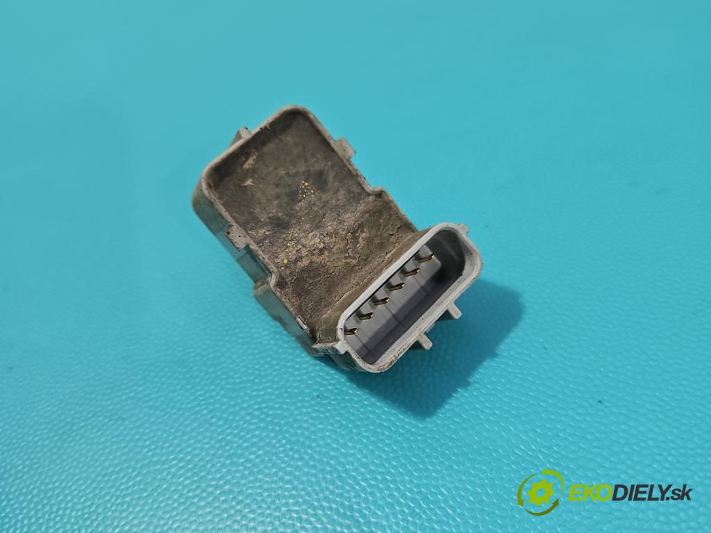 Hyundai Ix35 2.0 CRDI 136 HP manual 100 kW 1995 cm3 5- snímač parkovaní: 95720-2S100