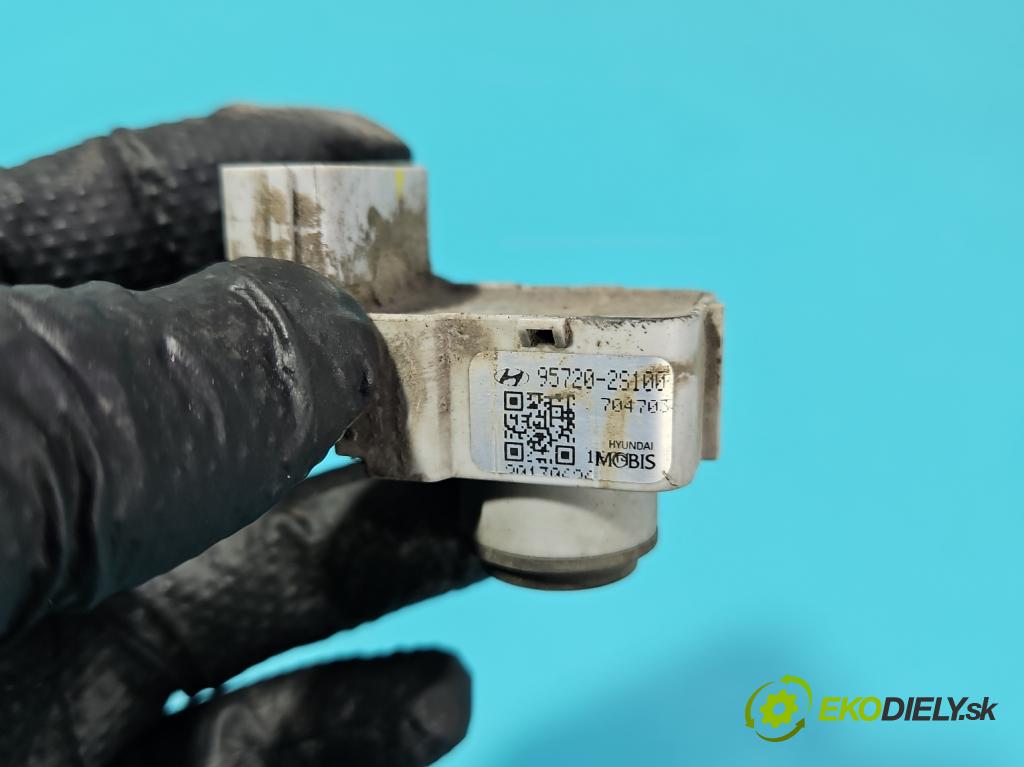 Hyundai Ix35 2.0 CRDI 136 HP manual 100 kW 1995 cm3 5- snímač parkovaní: 95720-2S100