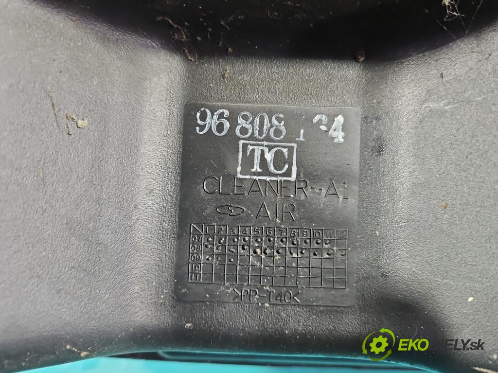 Chevrolet Aveo T250 2006-2011 1.2 16V 84KM manual 62 kW 1206 cm3 3- obal filtra vzduchu 96808164 (Obal vzduchového filtra)