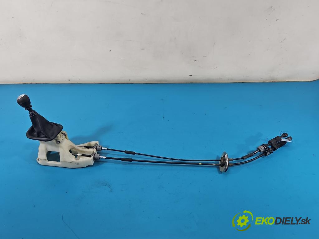 Hyundai Ix35 2.0 CRDI 136hp manual 100 kW 1995 cm3 5- kulisa změny stupňová 43700-2SXXX (Řadicí páka (kulisa) )