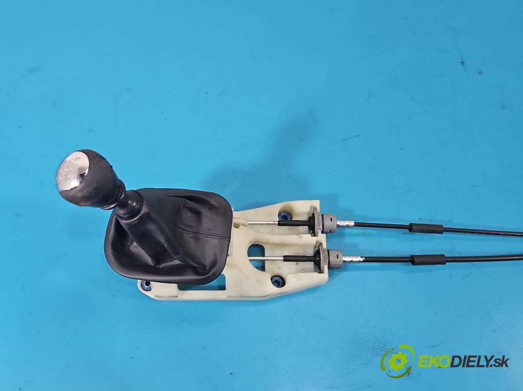 Hyundai Ix35 2.0 CRDI 136 HP manual 100 kW 1995 cm3 5- Páka: Změny: stupeň,rýchlosť 43700-2SXXX (Rýchlostná páka (kulisa))