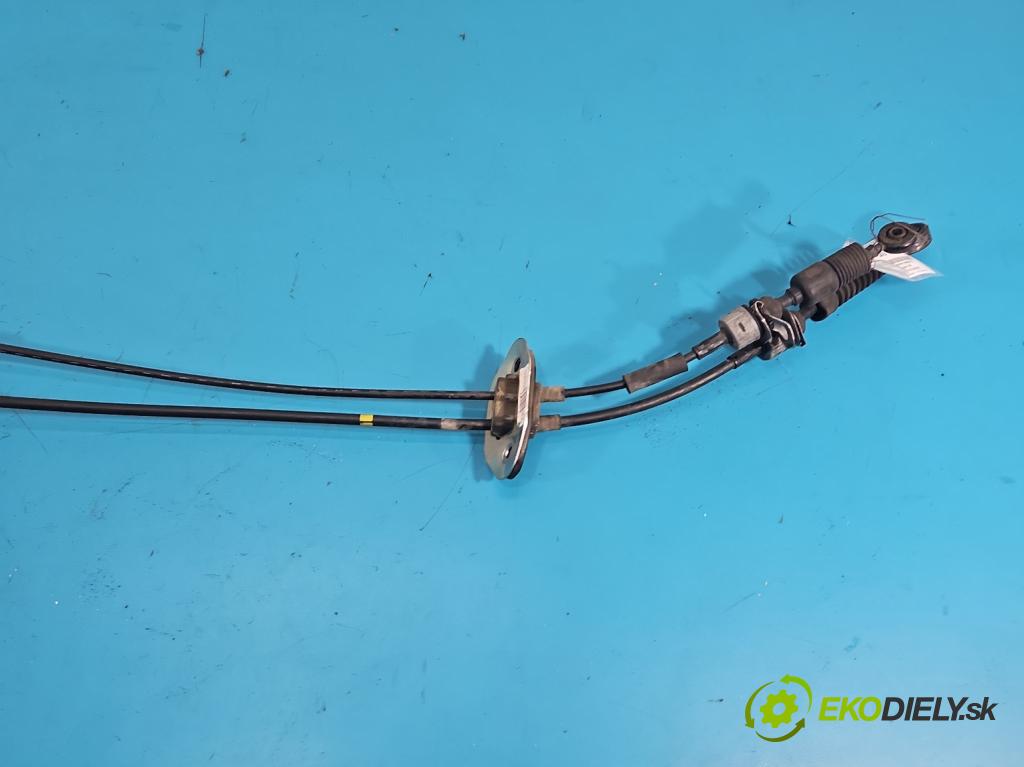 Hyundai Ix35 2.0 CRDI 136 HP manual 100 kW 1995 cm3 5- Páka: Změny: stupeň,rýchlosť 43700-2SXXX (Rýchlostná páka (kulisa))