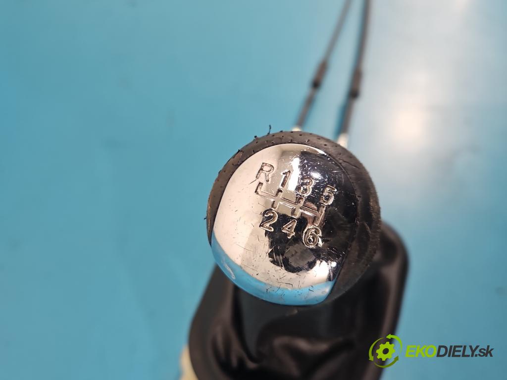 Hyundai Ix35 2.0 CRDI 136 HP manual 100 kW 1995 cm3 5- Páka: Změny: stupeň,rýchlosť 43700-2SXXX (Rýchlostná páka (kulisa))