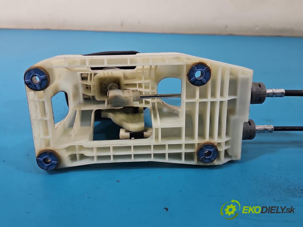 Hyundai Ix35 2.0 CRDI 136 HP manual 100 kW 1995 cm3 5- Páka: Změny: stupeň,rýchlosť 43700-2SXXX (Rýchlostná páka (kulisa))